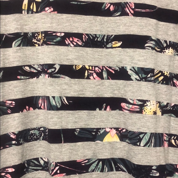 Lularoe irma XS - Picture 2 of 2